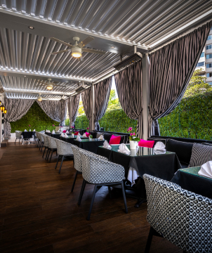  LE PETIT CAFÉ - HAPPY HOURS