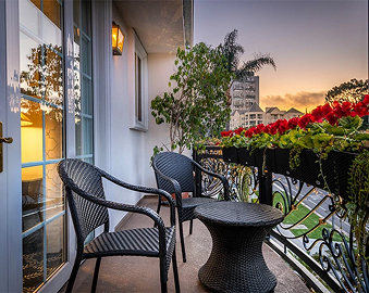 Welcome to Beverly Hills Plaza Hotel